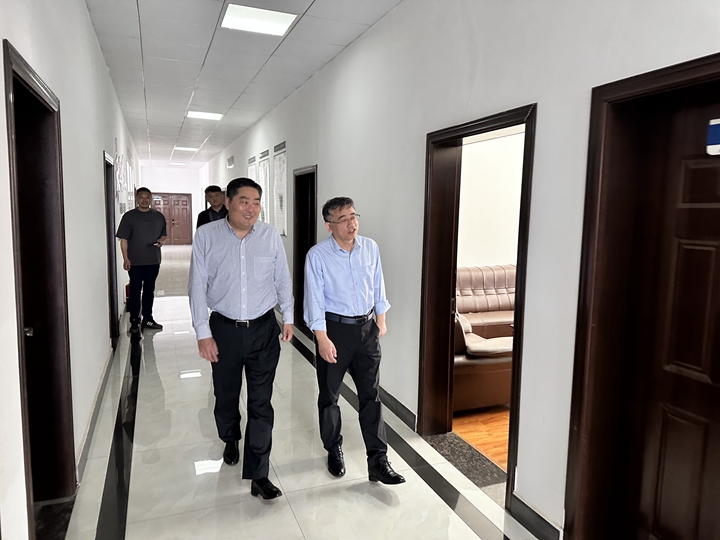 張總.jpg 張總.jpg